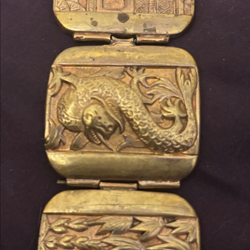 Gold Dragon Motif Bracelet - Picture 2 of 4